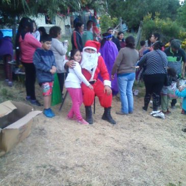 Papá Noel visitó la Comisaría 42° y sorprendió a los niños del barrio El Pilar 2