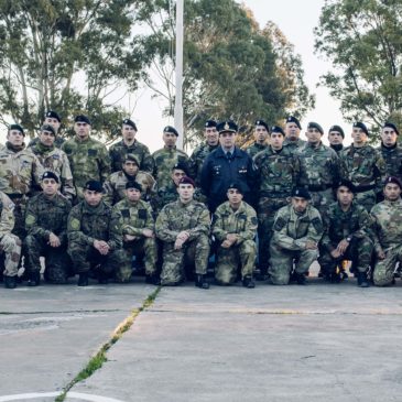 Entrega de premios a los ganadores de la “Primer Competencia Patagónica Policial de Grupos Especiales”