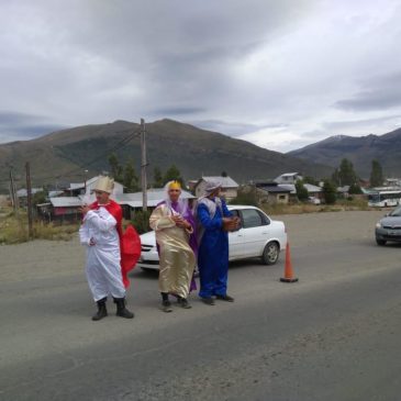 Melchor, Gaspar y Baltazar sorprendieron a los niños en el puesto de ruta y Pasaje Gutiérrez