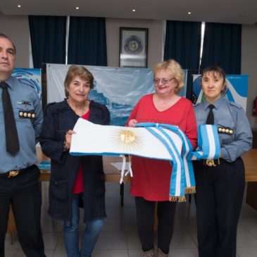 El Centro de Retirados y Pensionados de la Policía tiene Bandera de Ceremonias