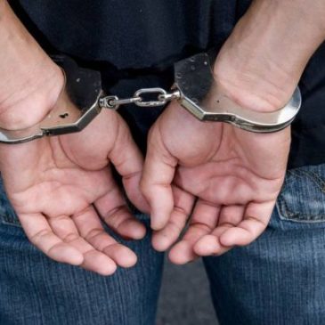Un hombre con pedido de captura en Roca fue detenido con estupefacientes en Viedma