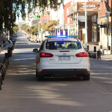 Rompió la vidriera de un comercio para robar pero fue detenido por la Policía