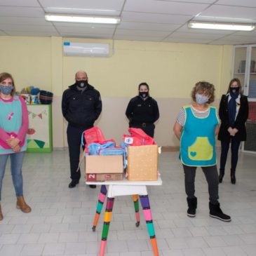 La Policía de Río Negro entregó presentes por el Día del Niño