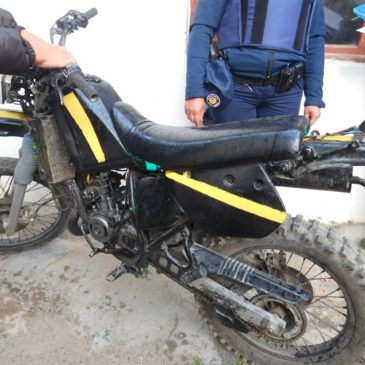 El Bolsón: en un allanamiento recuperan una moto que fue hurtada a su propietario