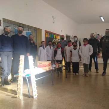 Cadetes de la Policía visitaron la Escuela Primaria Nº 125° “Gobernador Castello”