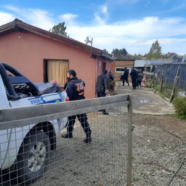 Efectivos policiales donaron alimentos y ropa a un merendero de Bariloche