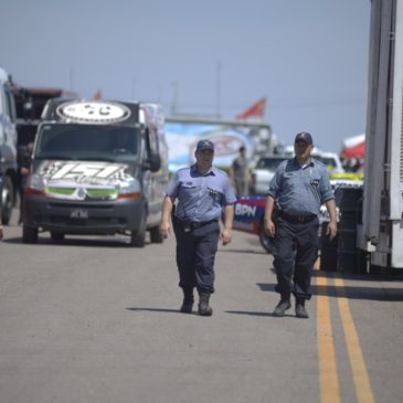 Turismo Carretera en Viedma: Policía lleva adelante el operativo especial con un total de 200 efectivos