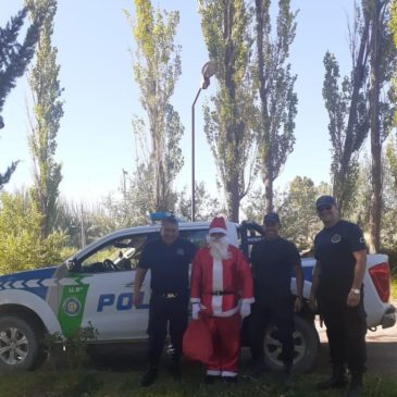 El espíritu navideño de la Policía llegó a Peñas Blancas y Valle Verde