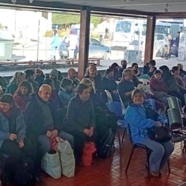 Bariloche: Comisaría de la Familia  brindó capacitación a feriantes