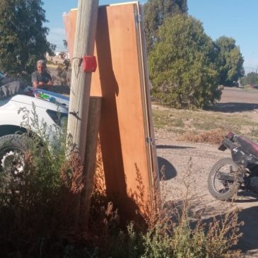 Un detenido y un demorado por intentar robar puertas y arrebatar una moto en Viedma