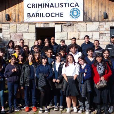 Alumnos secundarios visitaron el Gabinete de Criminalística de Bariloche