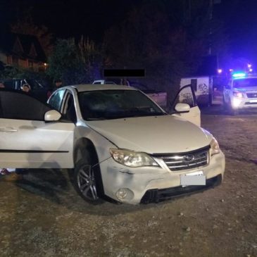 Policía detuvo a tres sujetos cuando huían tras robar en dos viviendas de Bariloche