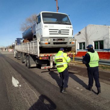 Chichinales: Policía incautó un camión con pedido de secuestro