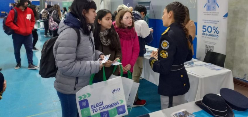 La Escuela de Cadetes estuvo presente en la “Expo – Patagonia Universidad: yo elijo estudiar”