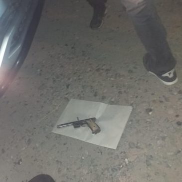 Dos jóvenes fueron demorados con un arma de fuego en General Roca