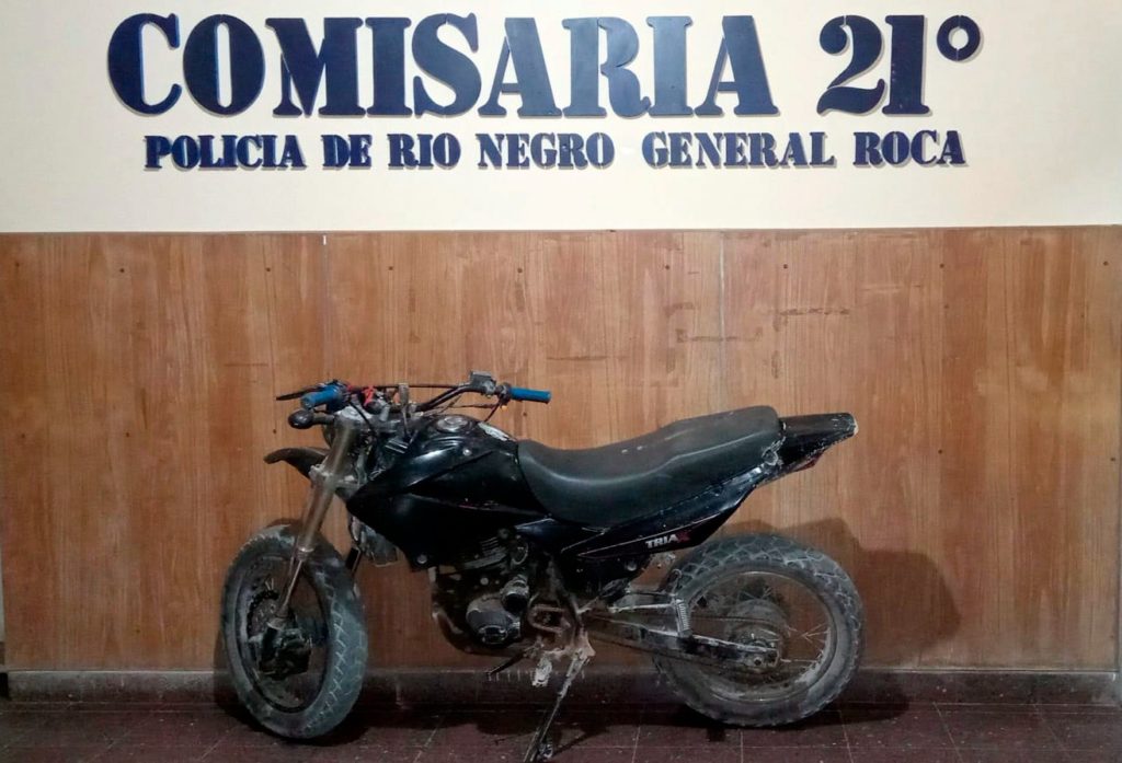 POLICIALES: Secuestran un auto y una moto robados fuera del territorio rionegrino