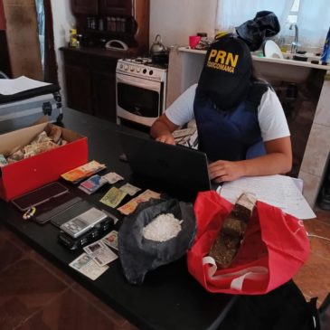 La Policía secuestró plantas de marihuana, cocaína y dinero en efectivo en operativos realizados en la Provincia