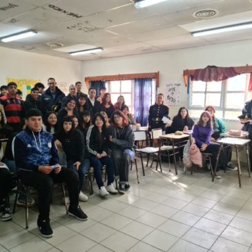 Las Escuelas de Cadetes y de Suboficiales participan en la ExpoUni de Bariloche