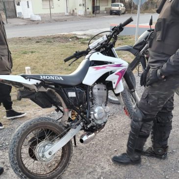 Recuperan moto con pedido de secuestro en Villa Manzano