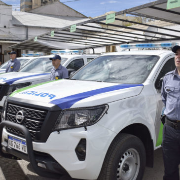 Weretilneck entregó 10 camionetas para la Policía rionegrina