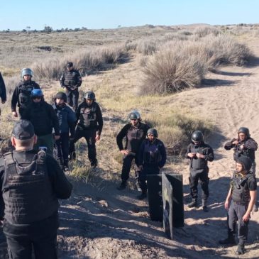 Las fuerzas de seguridad se capacitan en detección y manejo de explosivos en El Cóndor