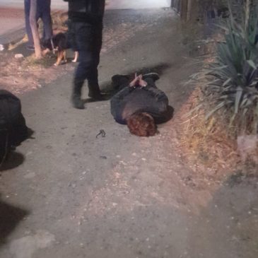 Dos personas fueron detenidas por violentar y robar un comercio