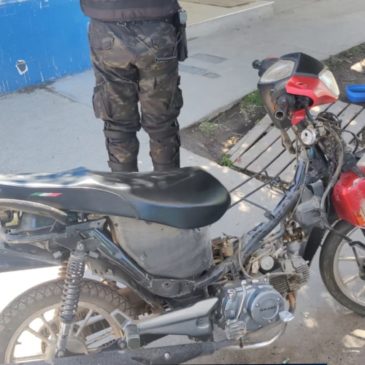 La Brigada Motorizada incautó una moto con pedido de secuestro que era conducida por un joven