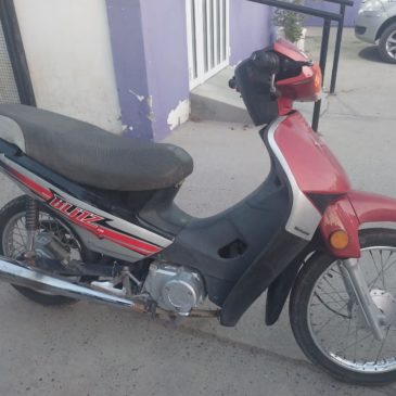 Viedma: Policía secuestró una moto con irregularidades que era conducida por un adolescente