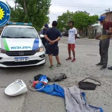 Quisieron llevarse elementos de una vivienda en remodelación y fueron detenidos por la Policía