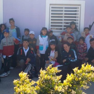 Interacción comunitaria: la Escuela 76 visitó a la Comisaría de la Familia de Valcheta