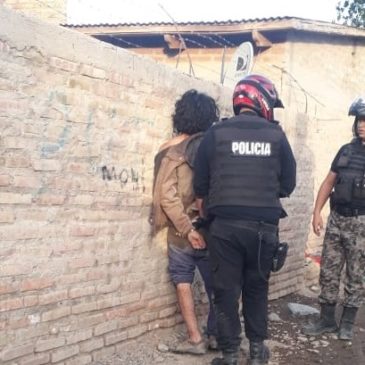 Roca: la Policía detuvo a un hombre que tenía en vilo a los vecinos del barrio Chacramonte