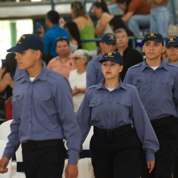 Policía tiene 47 nuevos agentes que egresaron en la escuela de Cipolletti