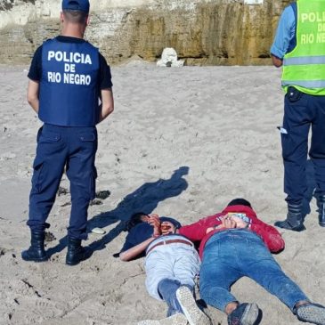 Detuvieron a dos personas que lesionaron a otra con un arma blanca en la playa de Las Grutas