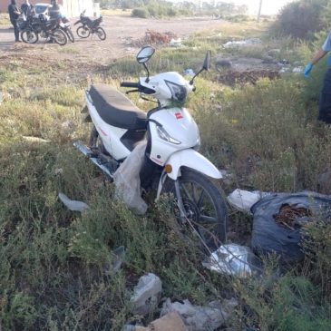 Viedma: encuentran abandonada una moto sustraída por un adolescente