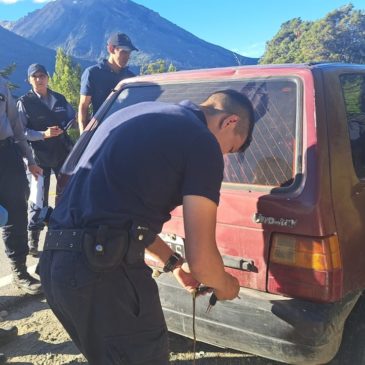 Bariloche: Policía recuperó una importante suma de dinero y varias pertenencias que delincuentes sustrajeron de un vehículo