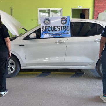 En Viedma, Policía secuestró un auto robado en Buenos Aires tras descubrir cédula falsa