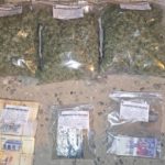 Policía secuestró droga, dinero, motos y detuvo a un hombre en Roca