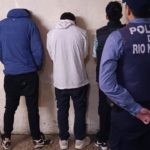 La Policía detuvo a dos hombres y demoró a dos menores que intentaron robar en una tienda