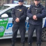 Dos policías salvaron a bebé con las vías respiratorias obstruidas