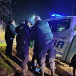 La Policía detuvo a dos sujetos que intentaron robar elementos de una camioneta