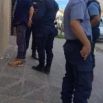 Demoran a un hombre tras una riña y lo vinculan con un robo a comercio en Cipolletti