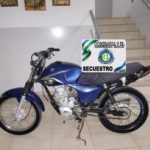 Persecución y secuestro de motocicleta en Roca