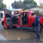 Detienen a un sujeto y secuestran la camioneta en la que huyeron delincuentes tras intento de robo