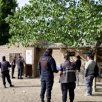 Múltiples allanamientos en Roca: policía secuestra teléfonos celulares y partes de motocicletas