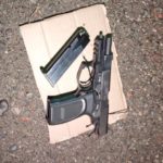 Secuestran un arma de fuego con la que intimidaron a un hombre en una disputa por un lote